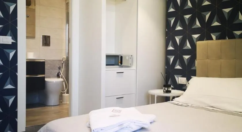 2B Fifteen Floor Suite Napoli - Image 1
