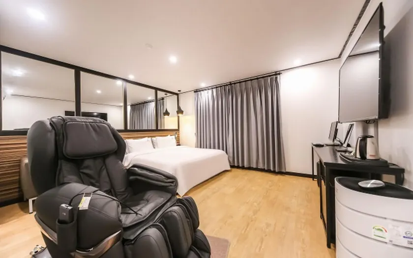 Changwon Masan Hotel Lucas - Image 1