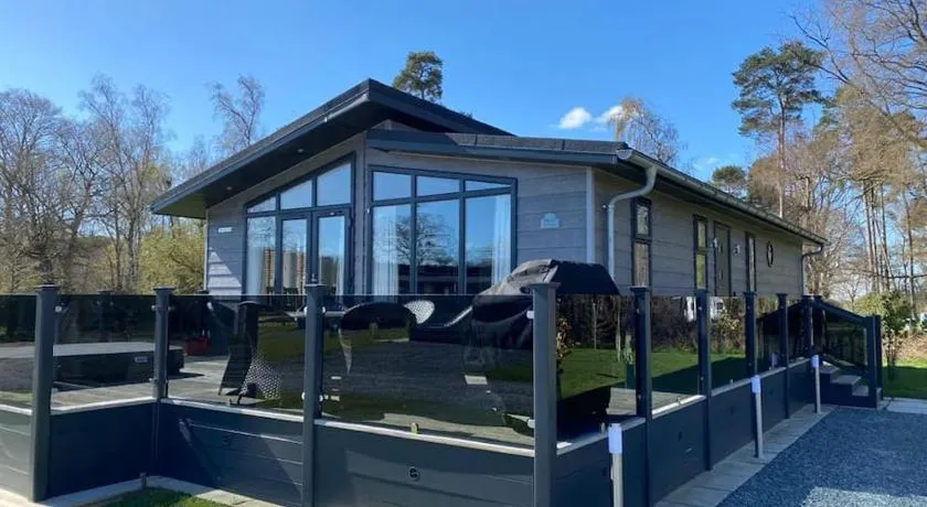 Casa Di Lusso - Stylish Hot Tub Lodge - Lincolnshire Retreat - Image 1