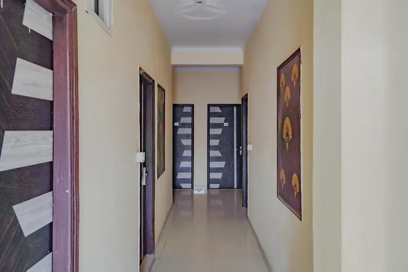 71883 Hotel Ting Tong - Image 1