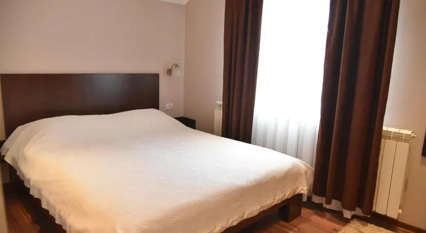 B&B Park - Image 1
