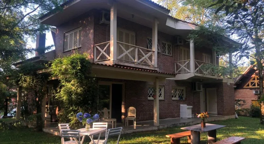 Casa do Bosque, espaçosa e confortável em condominio espetacular, 5 min centro! - Image 1
