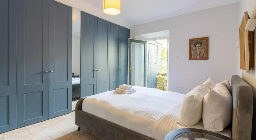 GuestReady - Chic City Escape - Image 1