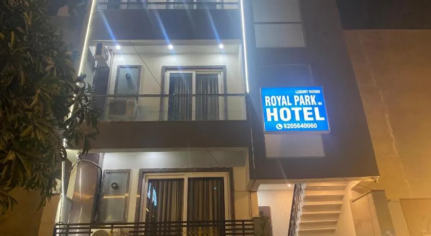 Royal Park Inn - Image 1