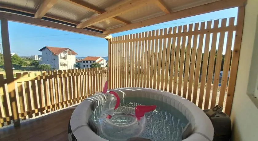 Tiny House Lily with jacuzzi - Image 1