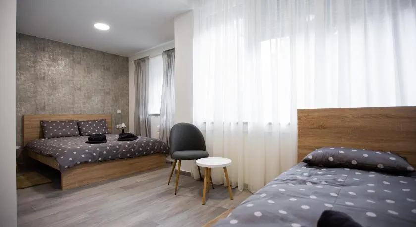 Gloria Rooms - Image 1