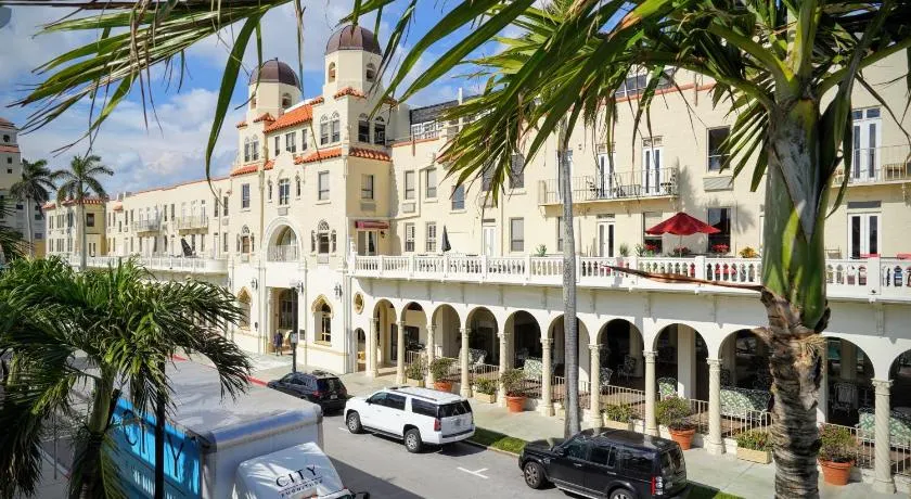 Palm Beach Hotel Petite Retreat 2 blocks to beach!! Historic Landmark - Image 1