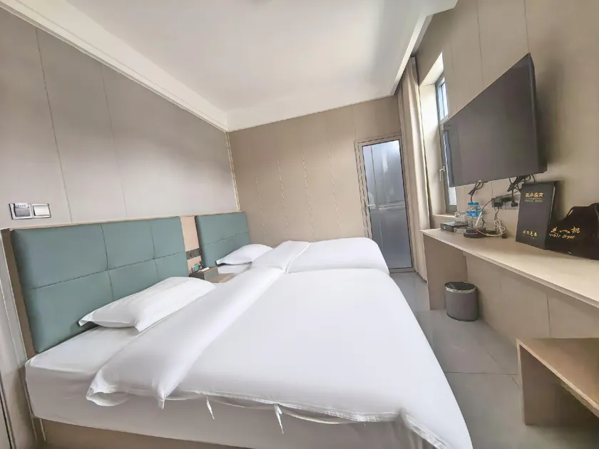 Shuanglong Hotel (Balaoduan Branch) - Image 1