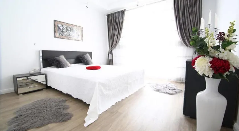 Casa Bella - Image 1