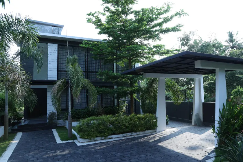 Private Villa In Kollam With Pool - Image 1