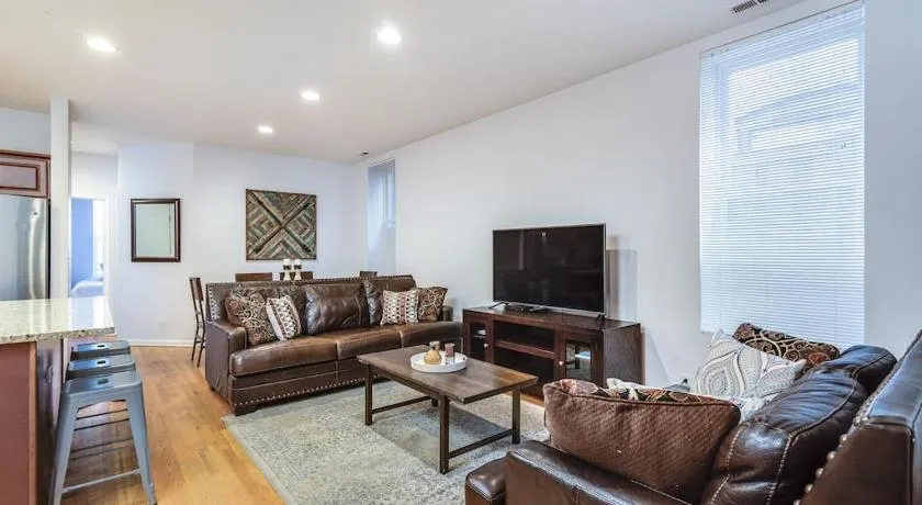 Lincoln Park Living - Suite 1 - Image 1