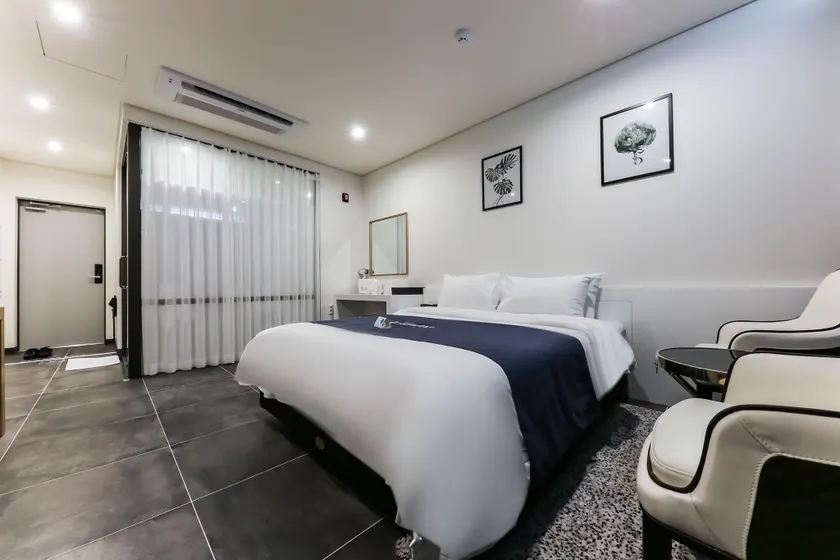 Cheongju Leaders Hotel - Image 1