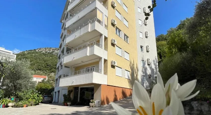 Belveder Alevtina - Image 1