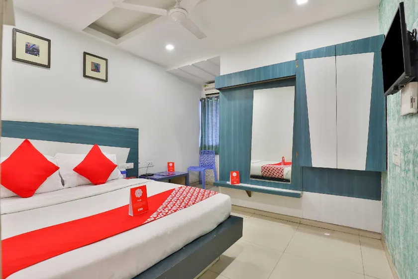 OYO 13398 Hotel Relish - Image 1