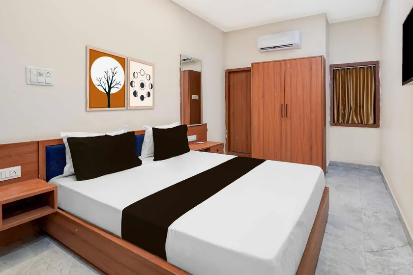 Collection O Chorwad Railway Station - Image 1