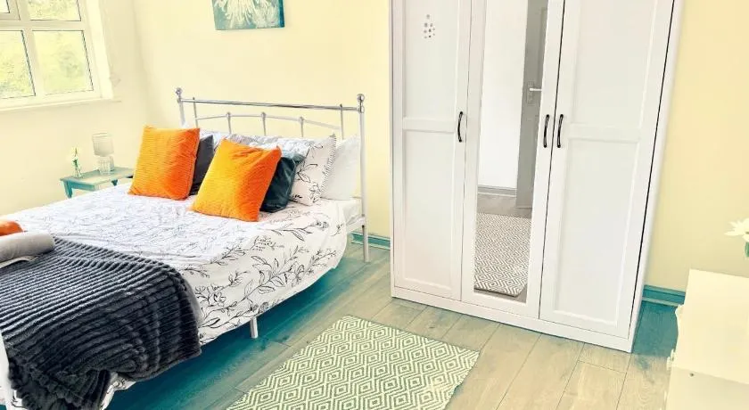 Park & Stay Maisonette - Image 1