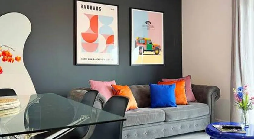 Modern Hatfield Apartment with Free Gated Parking - Image 1