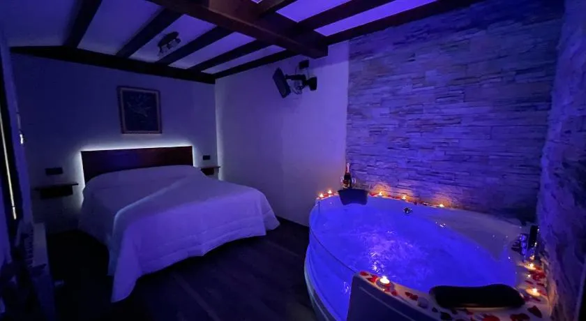 La Era de Lario habitación con Jacuzzi - Image 1