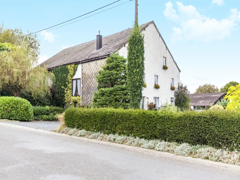 Holiday home in Bastogne with garden - Image 1