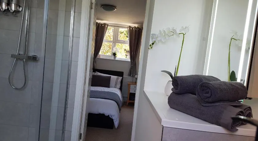 Debonair bnb @33 - Image 1