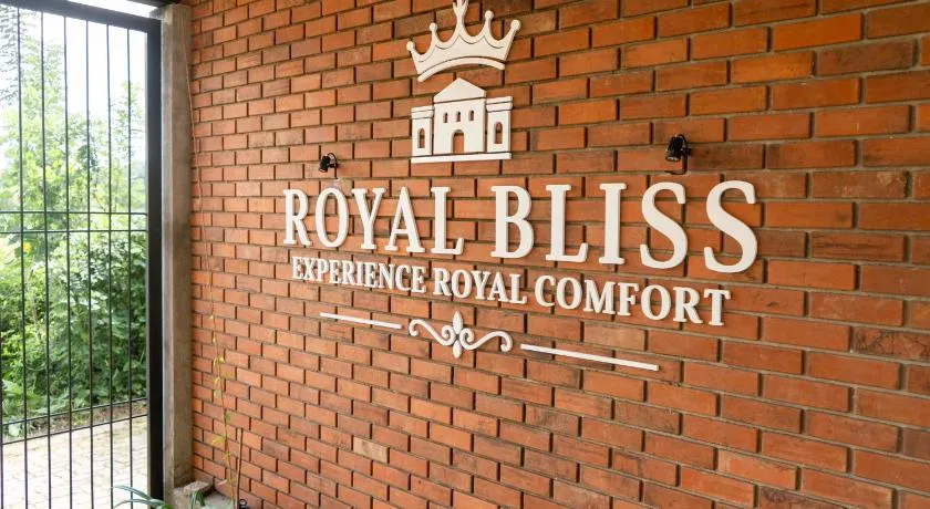 Royal Bliss - Image 1