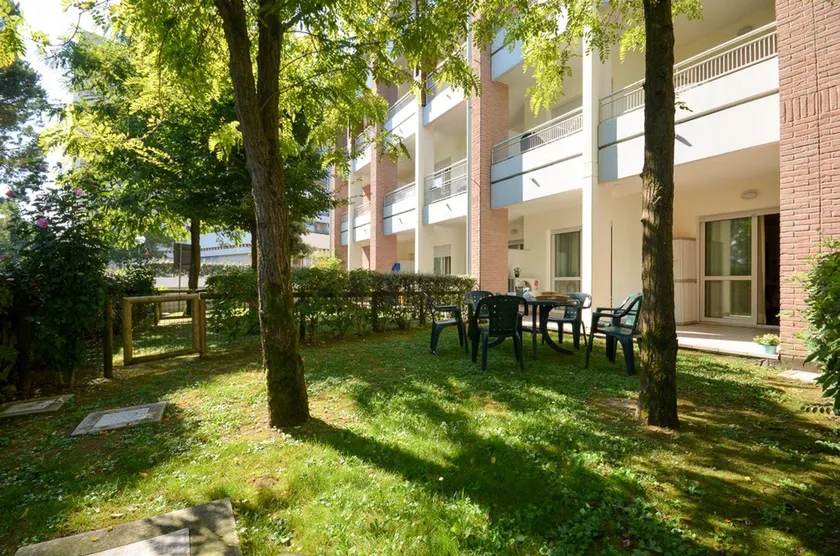 Adorable 3 room flat with private patio in Bibione Pineda - Image 1