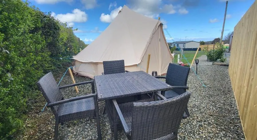B&B Glamping Bell Tents at The Ring Pub - Image 1