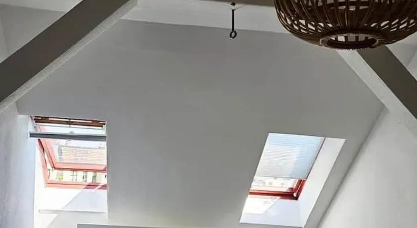Dachgeschosswohnung in historischem Monument - Image 1