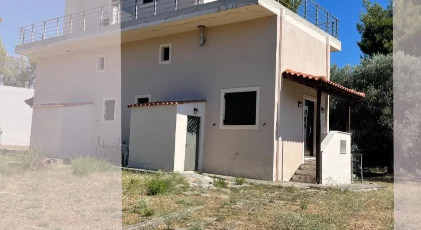 Jane's Beautiful Cottage, Eretria - Image 1