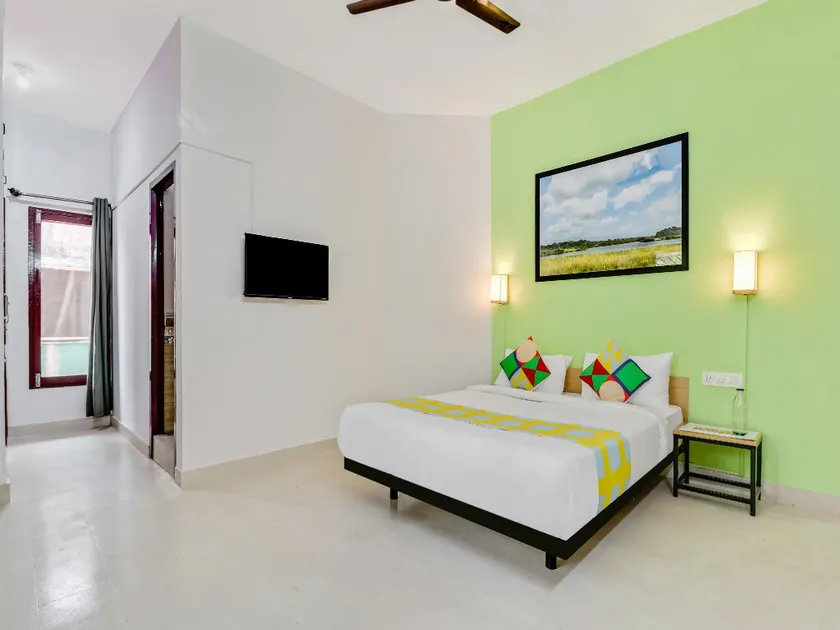 OYO Home 47451 Elegant Home Indira Nagar - Image 1