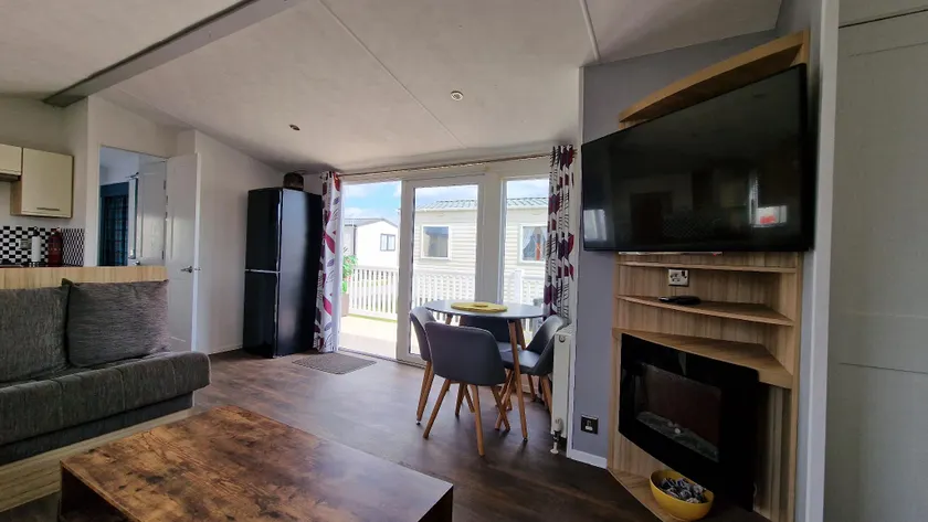 Sea Air at New Beach Holiday Park, Dymchurch, Kent - Image 1