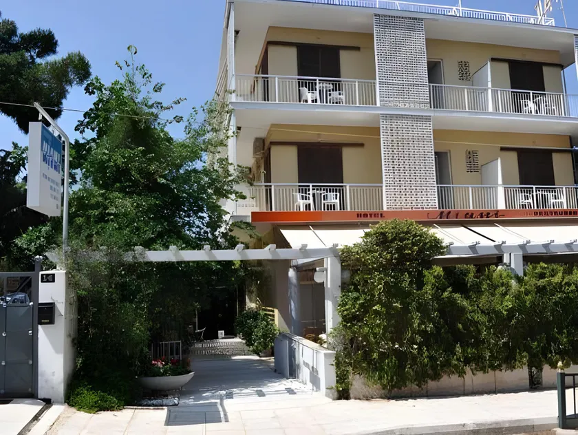 Miami Hotel - Image 1