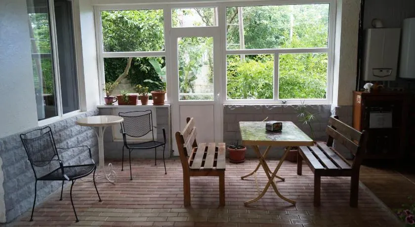 TJ Guest House - Image 1