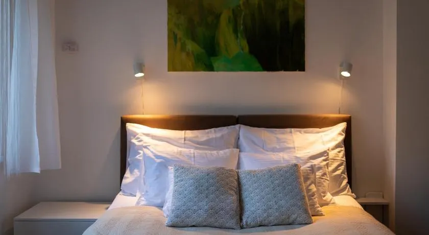 Sunbird Apartman Budapest - Image 1