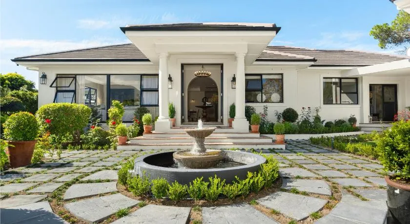 19 Kreupelbosch Way - Image 1