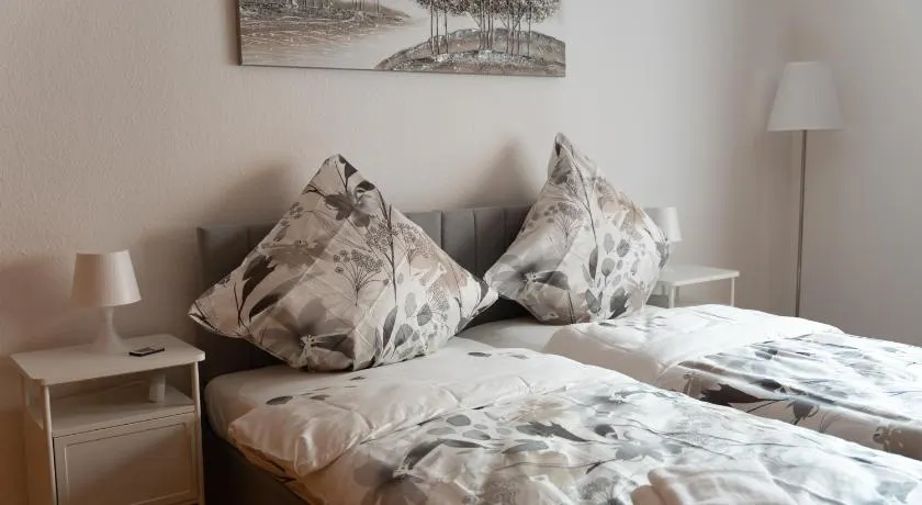 Casaba Suite 2-150qm-4 Rooms-Free Private Parking-House with garden - Image 1