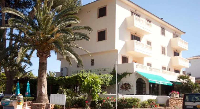 Apartamentos La Cabaña - Image 1