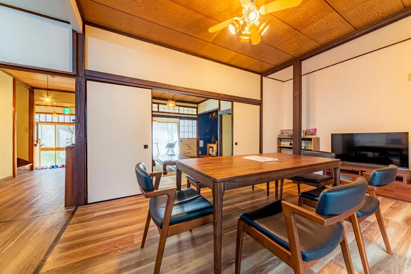 Equipped with indoor BBQ area! Two-story Showa ret - Image 1