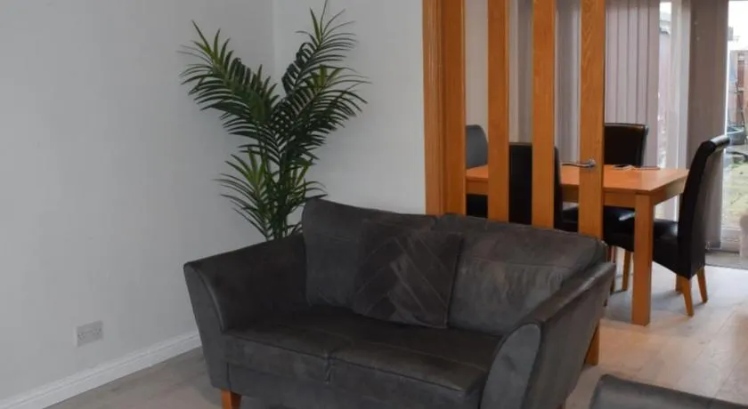 3 Bedroom-Kelpies Serviced Apartments Bruce - Image 1
