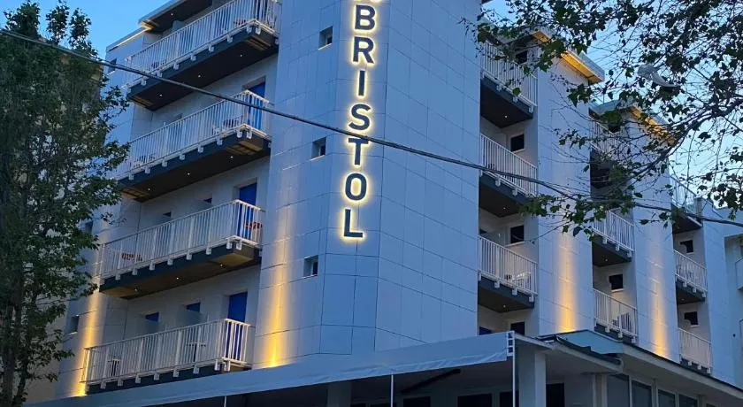 Hotel Bristol - a 30 mt dalla spiaggia - Image 1