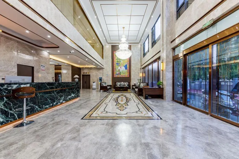 Lhasa Dalongcang Hotel (Potala Palace Sun Island) - Image 1