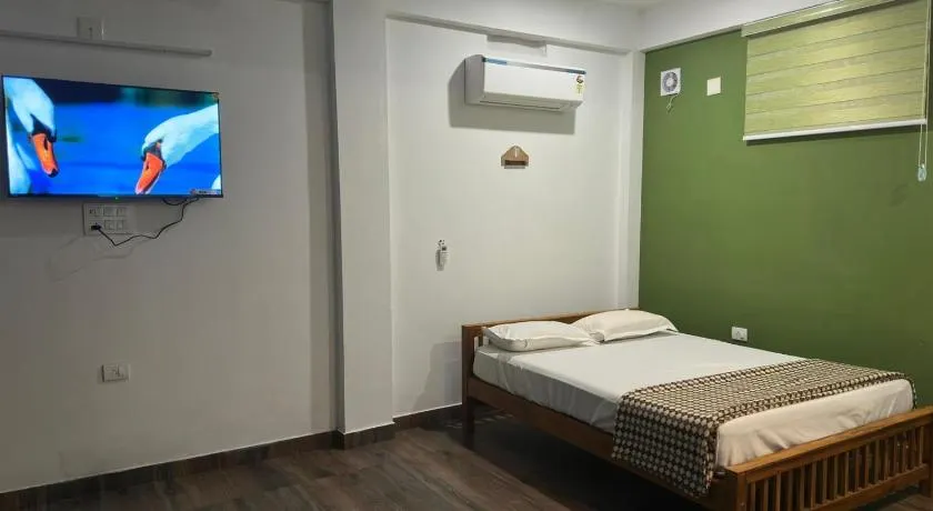DB GUEST HOUSE ARIMPUR - Unmarried couples and Stag groups not allowed - Image 1