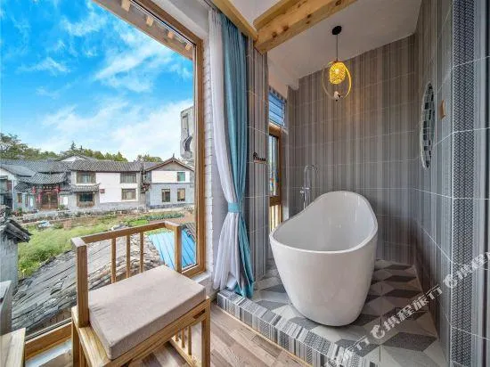 Xijing Huating Light Luxury Hotel (Lijiang Old Town Branch) - Image 1