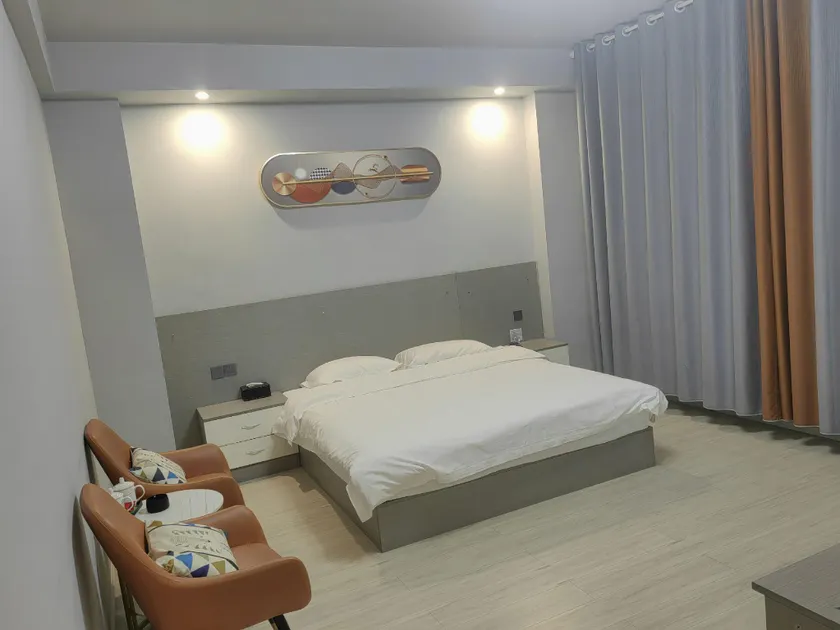 Dechang County 108 Hotel - Image 1