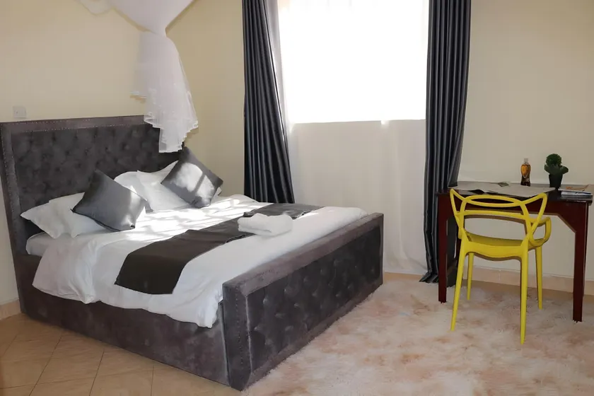 Golden Palace Hotel - Image 1
