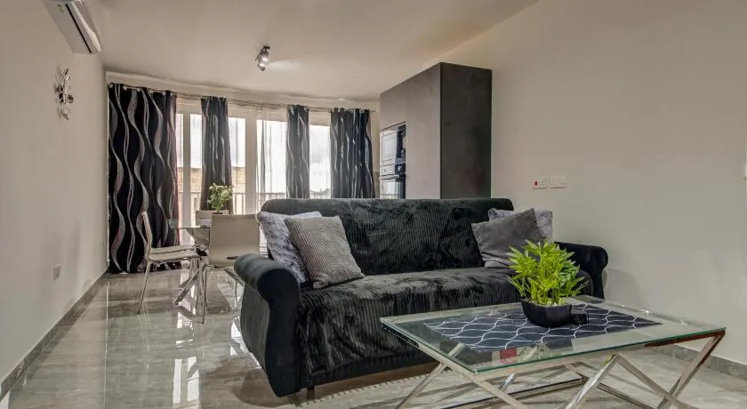 Peaceful 3BR Escape Near the Sea with Terrace - Image 1