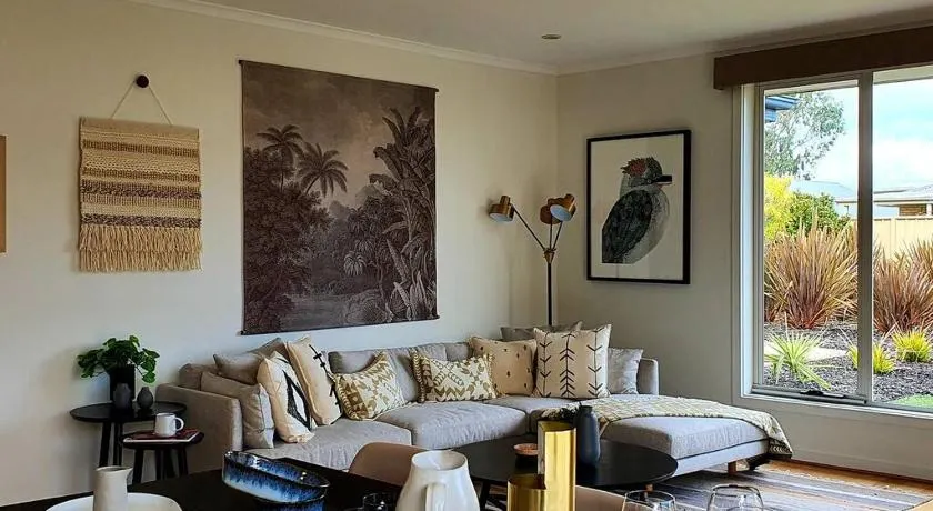 Luxurious beach stay, nearby famous wineries - Image 1