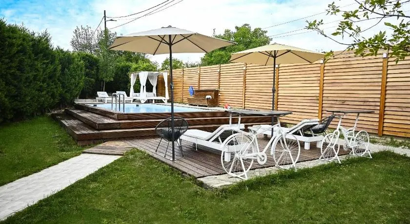 Pool Garden-Oaza - Image 1