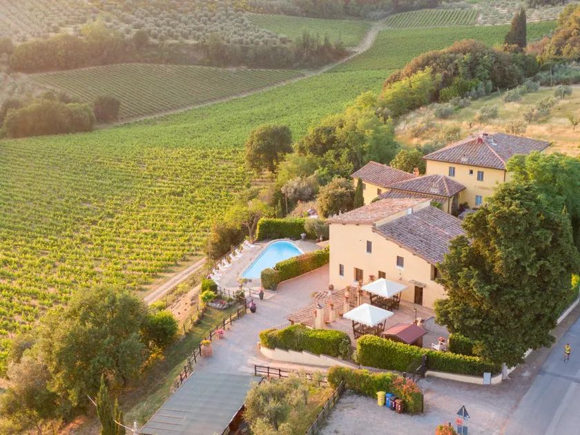 Podere Vergianoni immersed in Chianti with swimming pool - Image 1