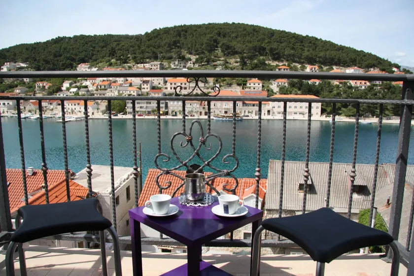 Apartment Branka A1 Pucisca, Island Brac - Image 1